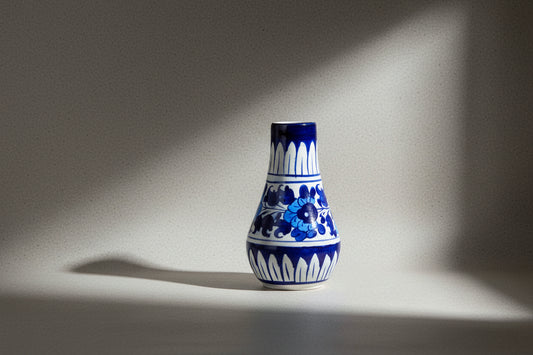 Nilifari Petal & Arch Accent Vase